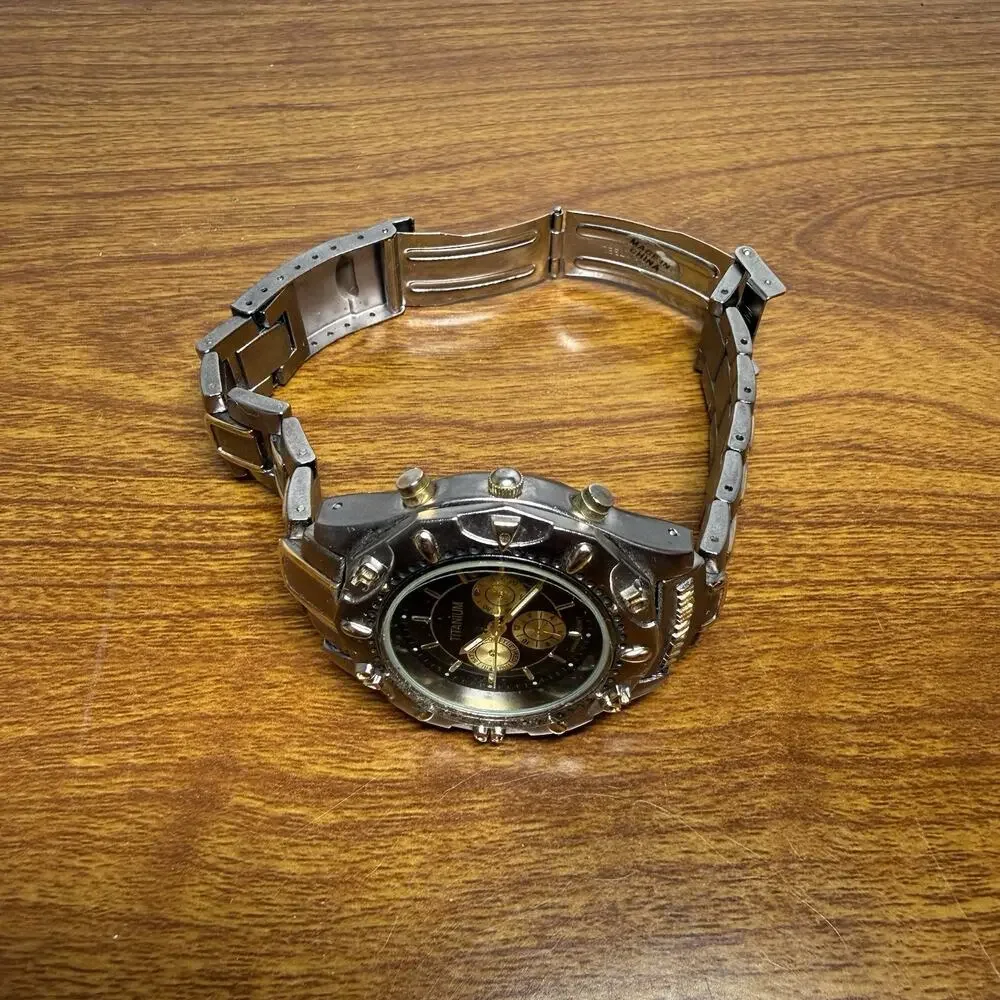 Titanium Universal Watch Pre Owned Vintage